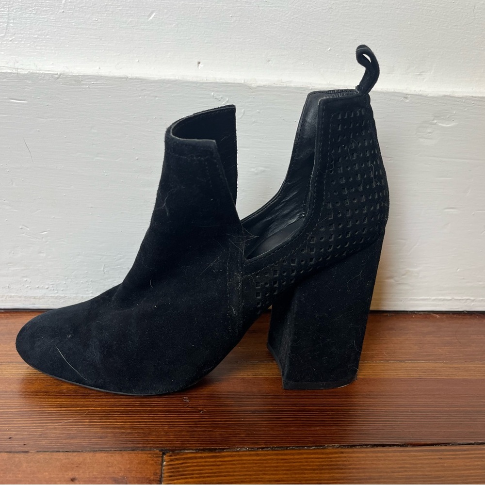 Steve Madden Nomad Black Suede Boots size 7M (worn once)